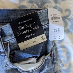 Abercrombie and Fitch Super Skinny Ankle Jeans size 18R NWT